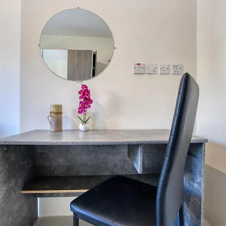 Apartman Cosy 1 Bedroom With Balcony In St Julians Aebe1 *