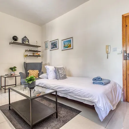 Cosy 1 Bedroom With Balcony In St Julians Aebe1 アパート Ta' Ċikkun