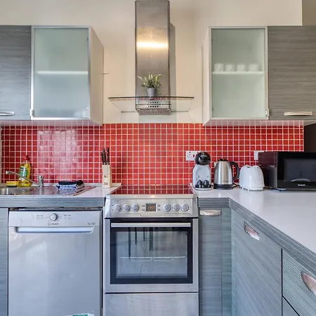 Cosy 1 Bedroom With Balcony In St Julians Aebe1-1 Appartamento *