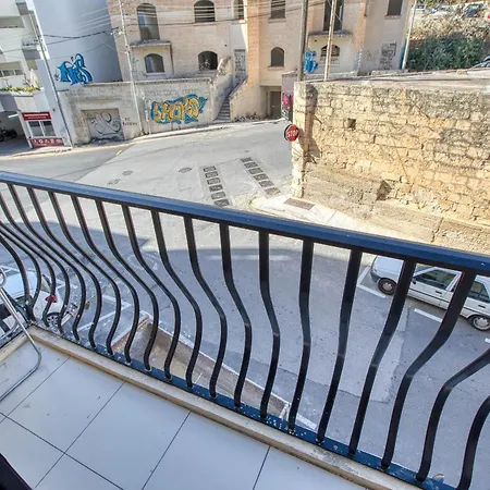 Cosy 1 Bedroom With Balcony In St Julians Aebe1 アパート