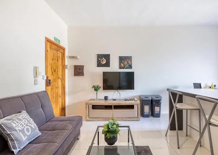 Cosy 1 Bedroom With Balcony In St Julians Aebe1 San Ġiljan