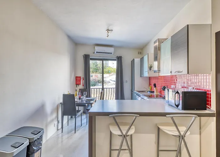 Cosy 1 Bedroom With Balcony In St Julians Aebe1 Apartman San Ġiljan