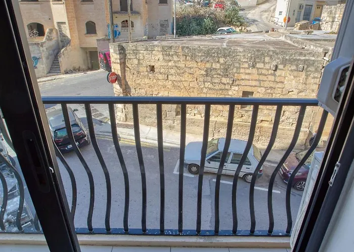 Cosy 1 Bedroom With Balcony In St Julians Aebe1 Apartman *