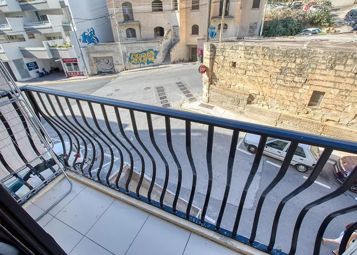 Cosy 1 Bedroom With Balcony In St Julians Aebe1 Apartman