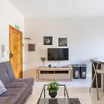 Cosy 1 Bedroom With Balcony In St Julians Aebe1 San Ġiljan